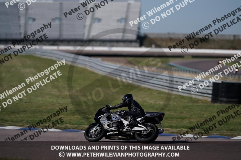 Rockingham no limits trackday;enduro digital images;event digital images;eventdigitalimages;no limits trackdays;peter wileman photography;racing digital images;rockingham raceway northamptonshire;rockingham trackday photographs;trackday digital images;trackday photos